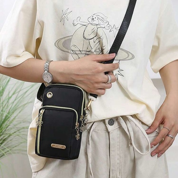 PURSES BUNDLE (6) - Picture 14 of 16
